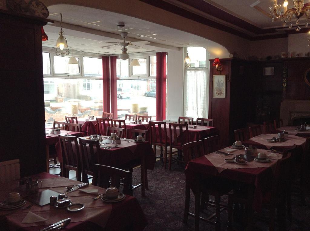 Delton Hotel Блекпул Екстериор снимка